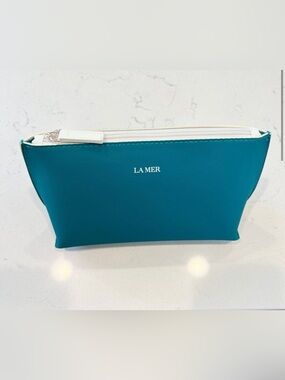 New La Mer Teal Cosmetics Bag Pouch with White Trim